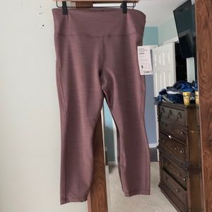 Athleta Ultimate Stash pocket 7/8 tight